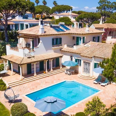 Sleeps 6 With Pool Air Con And Wifi 빌라
