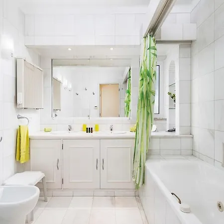 Sleeps 6 With Pool Air Con And Wifi 빌라 발도로보