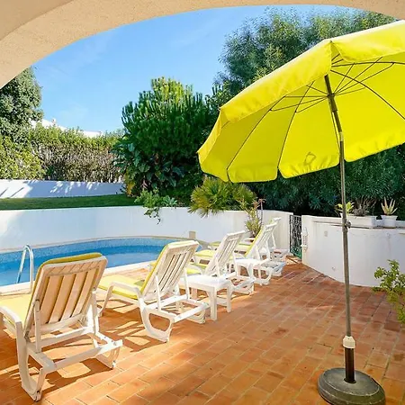 Sleeps 6 With Pool Air Con And Wifi 발도로보